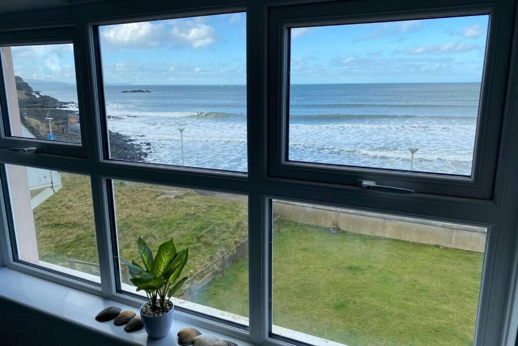 Appartement Sound Of The Sea - Penthouse In Portrush Extérieur photo
