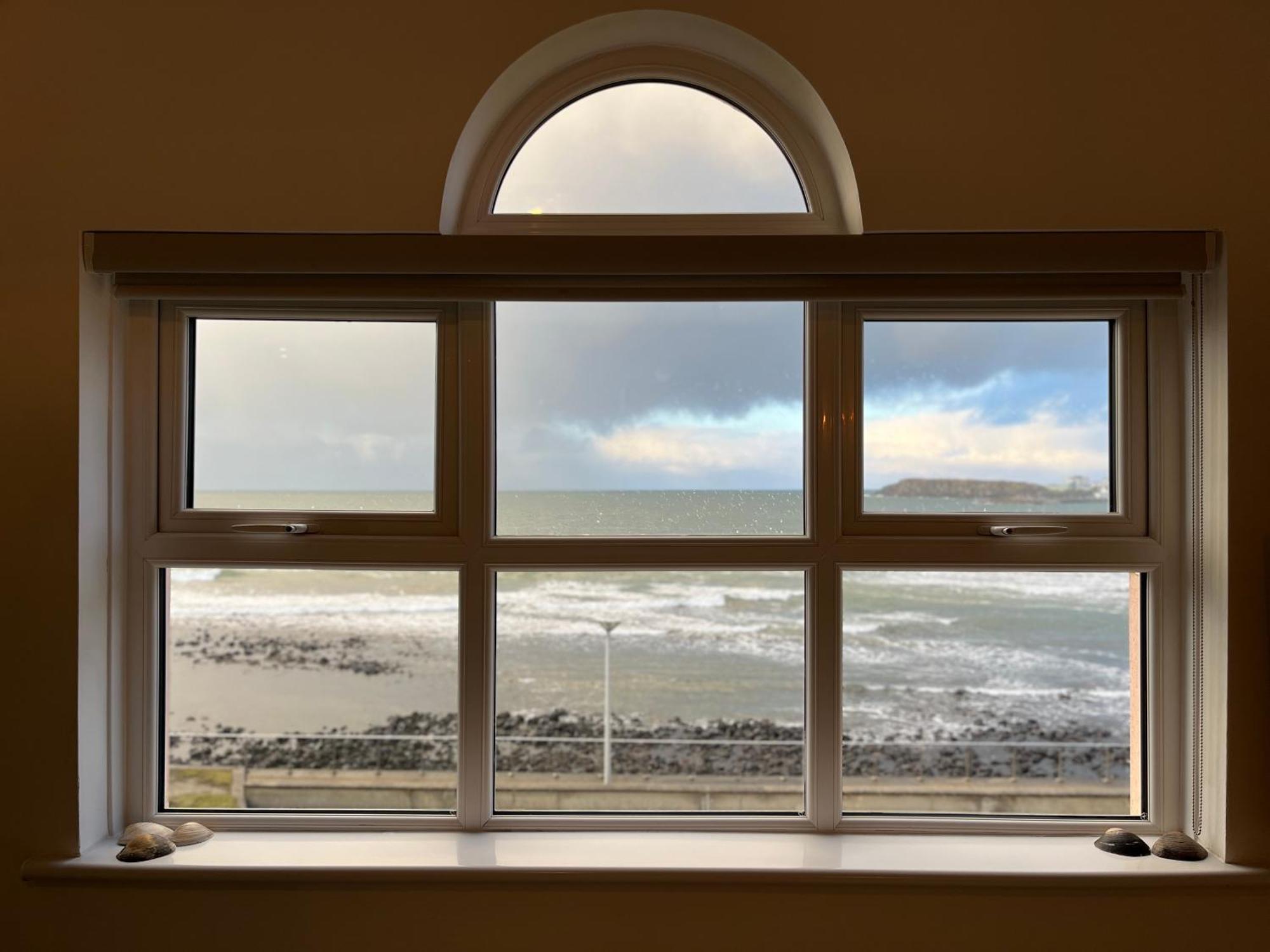 Appartement Sound Of The Sea - Penthouse In Portrush Extérieur photo